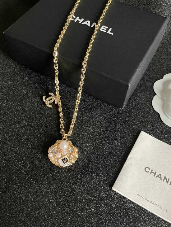 Chanel Shell Necklace - Picture 8 of 8